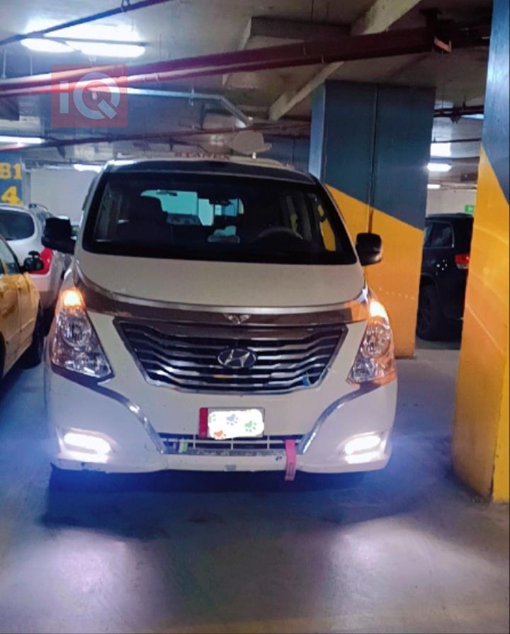 Hyundai Starex